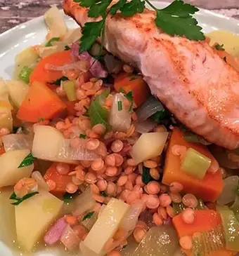 Linzen met spek en zalm