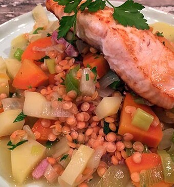 Linzen met spek en zalm