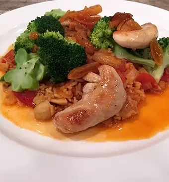 Tomatenpilav met broccoli (Tomatenrijst)