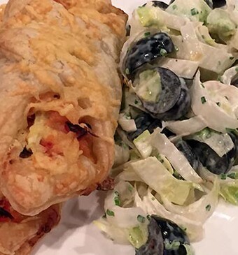 Krokante bladerdeegflapjes met groente en zalm