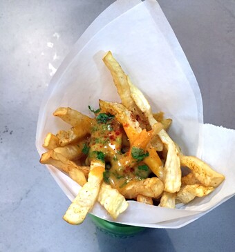 Knolselderijfriet met gerookte paprikamayonaise