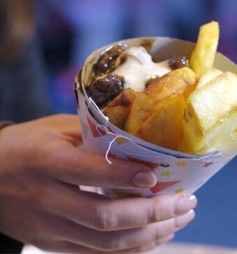 Frites met zuurvlees