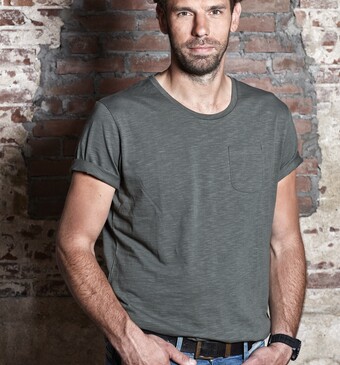 Hidde de Brabander in nieuw programma De Brabander Bakt