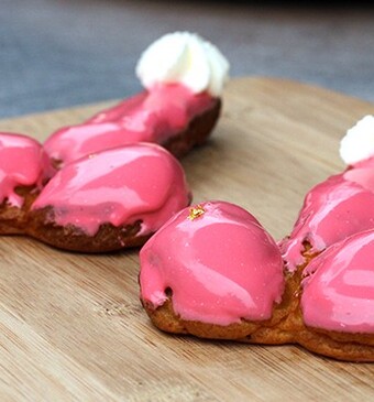 Eclair met roze glazuur