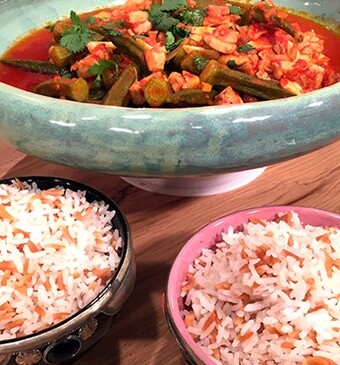 Egyptisch stoofgerecht (Bamia) met rijst