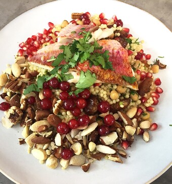 Parelcouscoussalade met rode mul