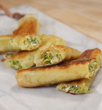 Doperwten-fetahapjes