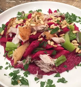 Penne met rode bieten en geitenkaas