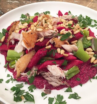 Penne met rode bieten en geitenkaas