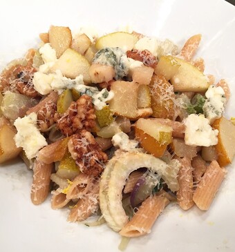 Pasta met venkel, peer en blauwe kaas