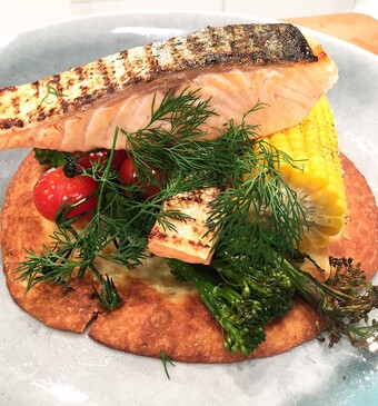 Tostada met gegrilde zalm