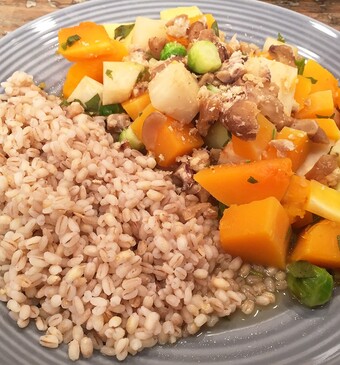 Winterse groentestoof met gort