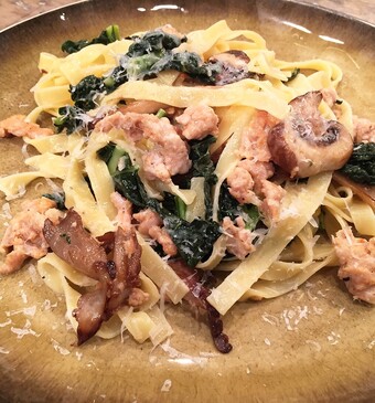 Tagliatelle met kip en romige cavolo