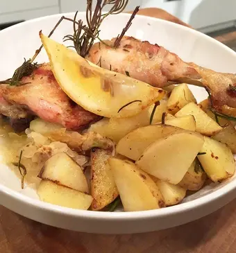 Kippenbout met zuurkool