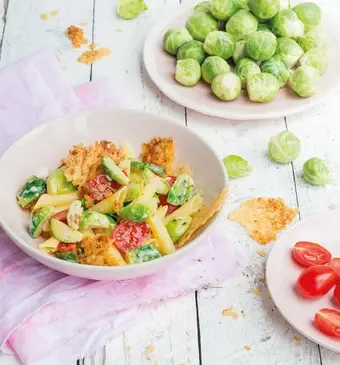 Minikooltjespasta (pasta met spruitjes en Parmezaanse kaas)