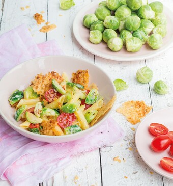 Minikooltjespasta (pasta met spruitjes en Parmezaanse kaas)