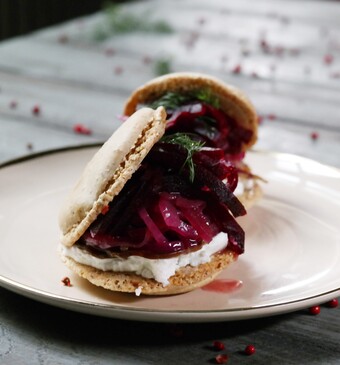 Hartige macaron met gerookte eendenborst