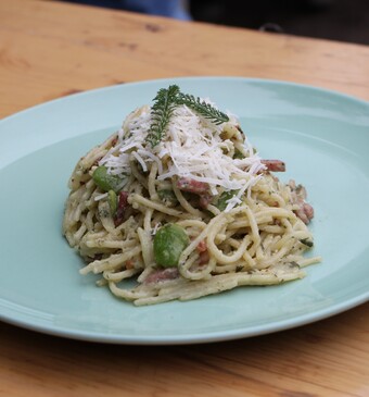 Spaghetti carbonara met wildpluk pesto