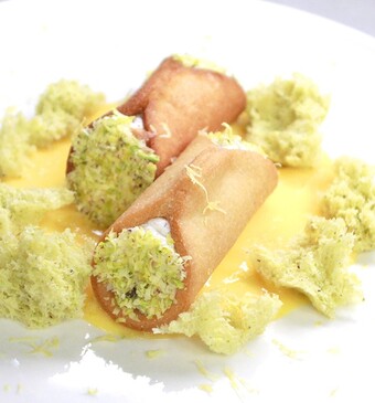 Cannoli met luchtige ricotta en limoncello advocaat