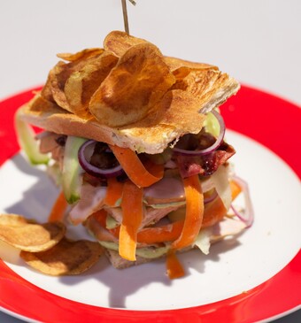 Clubsandwich met avocadomayonaise