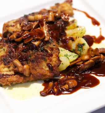 Rogvleugel met kalfsjus en meiknolletjes