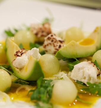 Luchtige venkelsalade met geitenkaas