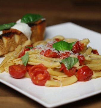 Pasta Pinuccia met bruschetta