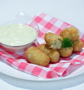 Gamba-avocadokroketjes met avocadomayonaise