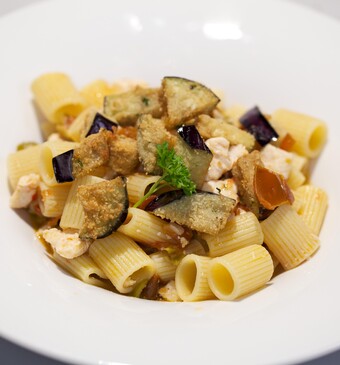 Pasta pesce spada e melanzane (pasta zwaardvis met aubergine)