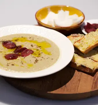 Arabische tuinbonensoep & gegrild brood met citroenpasta