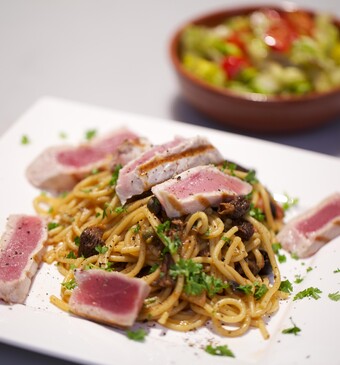 Spaghetti con tonno e funghi secchi - spaghetti met tonijn en gedroogde paddenstoelen