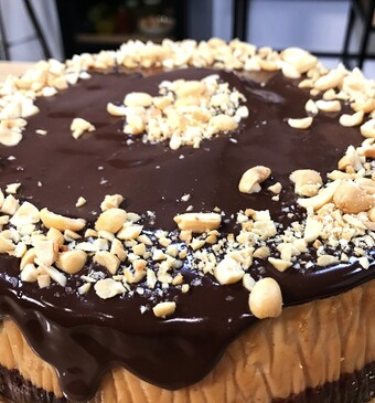Peanut butter chocolate cheesecake 