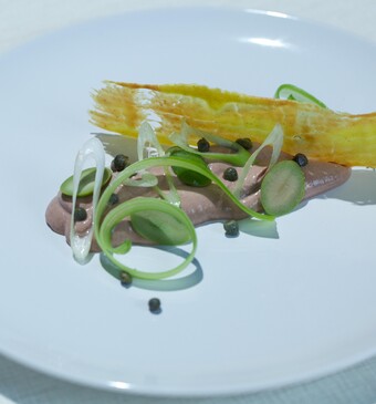 ‘Luchtige’ kippenlevertjes met kerriewafels