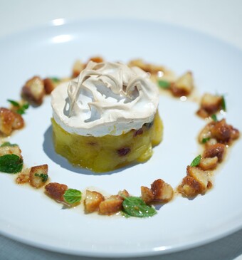 Appel-cranberrycompote met steranijsschuim