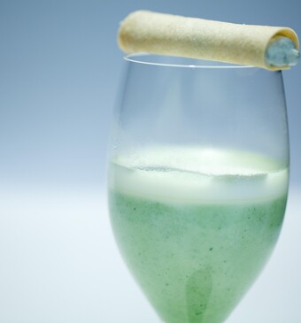 Schuimige prei-venkelsoep met anijsroom