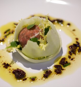 Oesterzwambonbon met olijvenvinaigrette