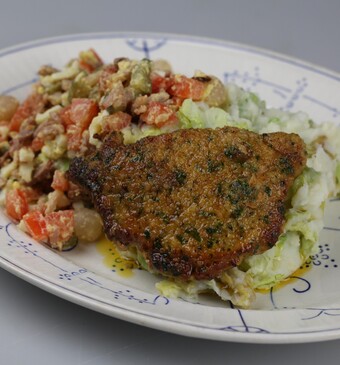 Sla-stamppot met krokante hamlapjes