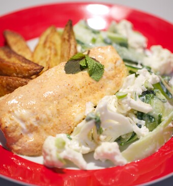 Curryvis met spicy potatoes