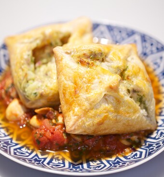 Bladerdeegpakketjes met champignoncharmilla