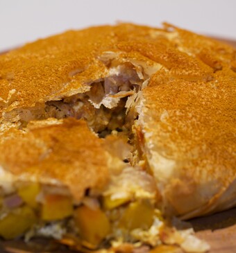 B’stilla met pompoen, hazelnoot en Turkse kaas