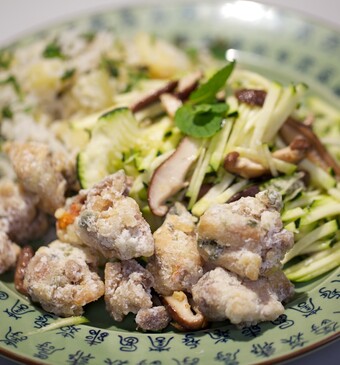 Yannan kip en ananasrijst