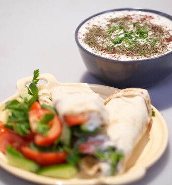 Turkse yoghurtsoep & Libanese Labne sandwich