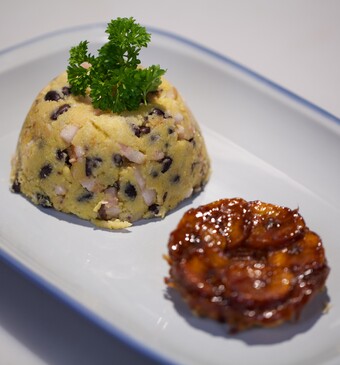 Tutu en tarte tatin van bakbanaan (Suriname)