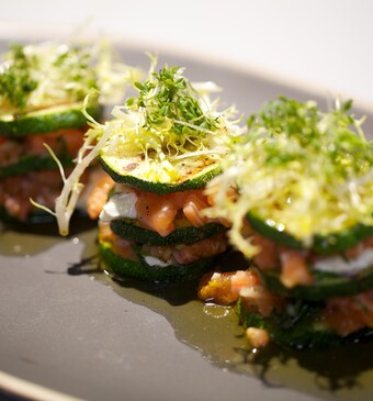 Courgettetorentjes met zalmtartaar