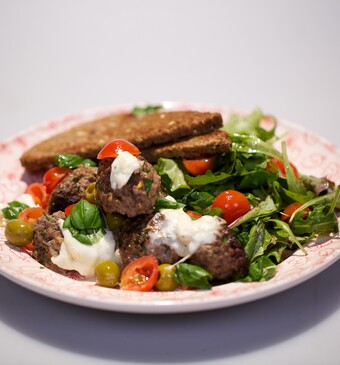 Gehaktballetjes uit de oven met mozzarella