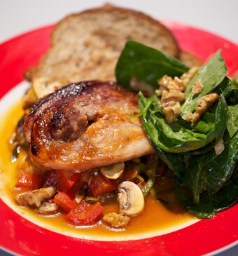 Speklapjes in pikante saus