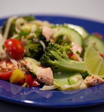 Aziatische zalmsalade