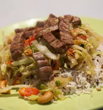 Spitskool uit de wok met rundvlees
