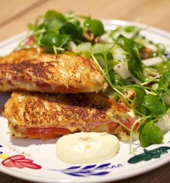 Posteleinsalade met tosti’s en wasabidip