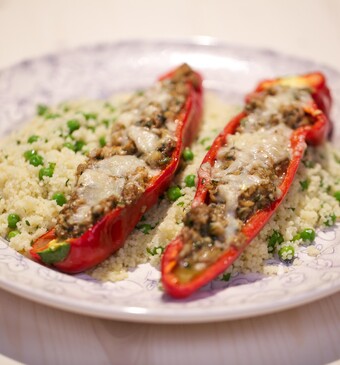 Gevulde zoete puntpaprika’s met couscous